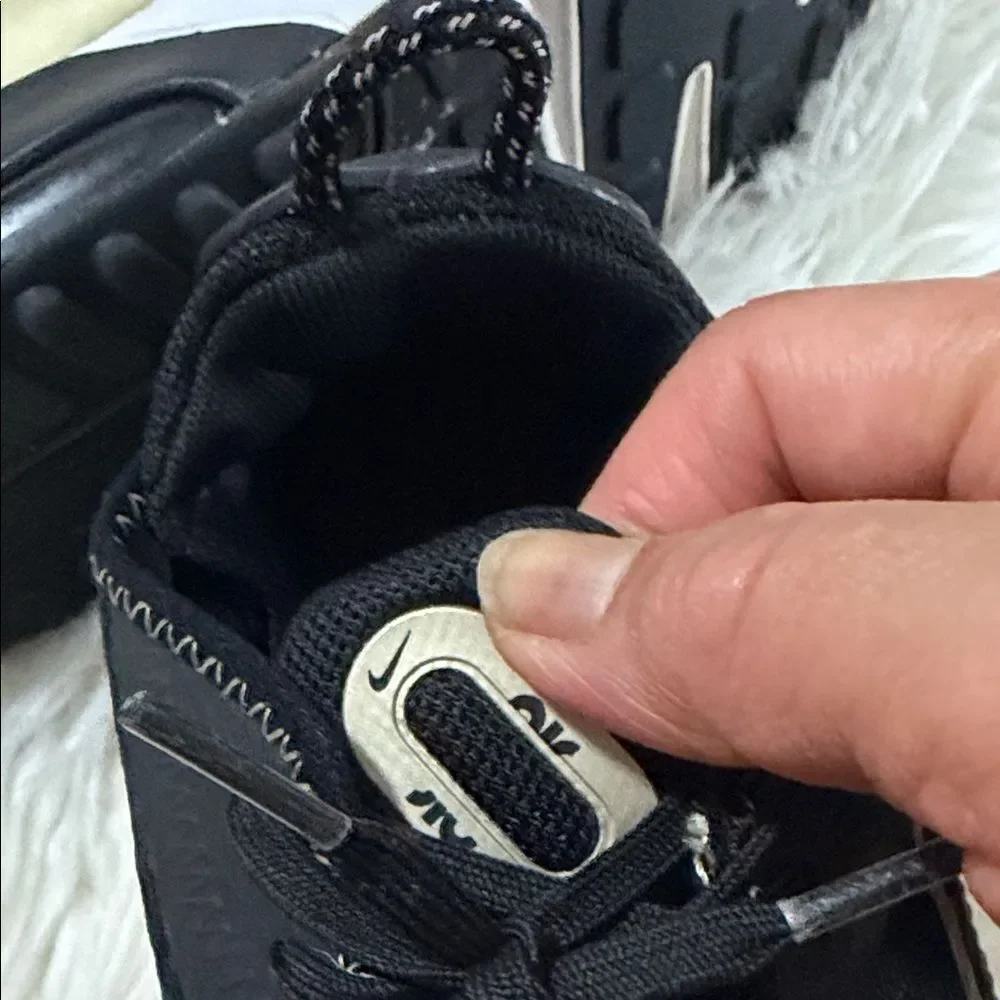 Nike Black and White Kids Sneakers Size 2